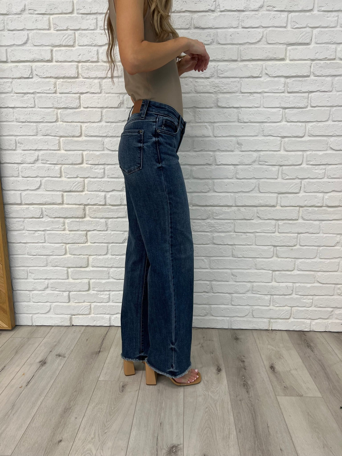 Addie Mid Rise Vintage Wash Wide Leg Jeans - Minnie's Treasure Boutique