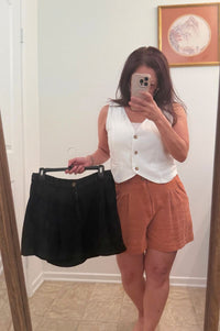 BLACK LINEN BLEND PLEATED SHORTS