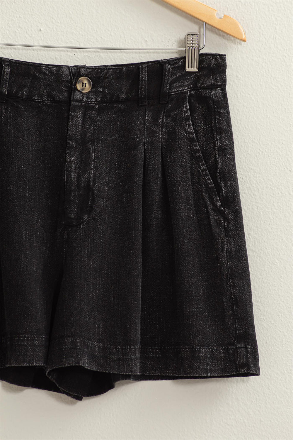BLACK LINEN BLEND PLEATED SHORTS - Minnie's Treasure Boutique