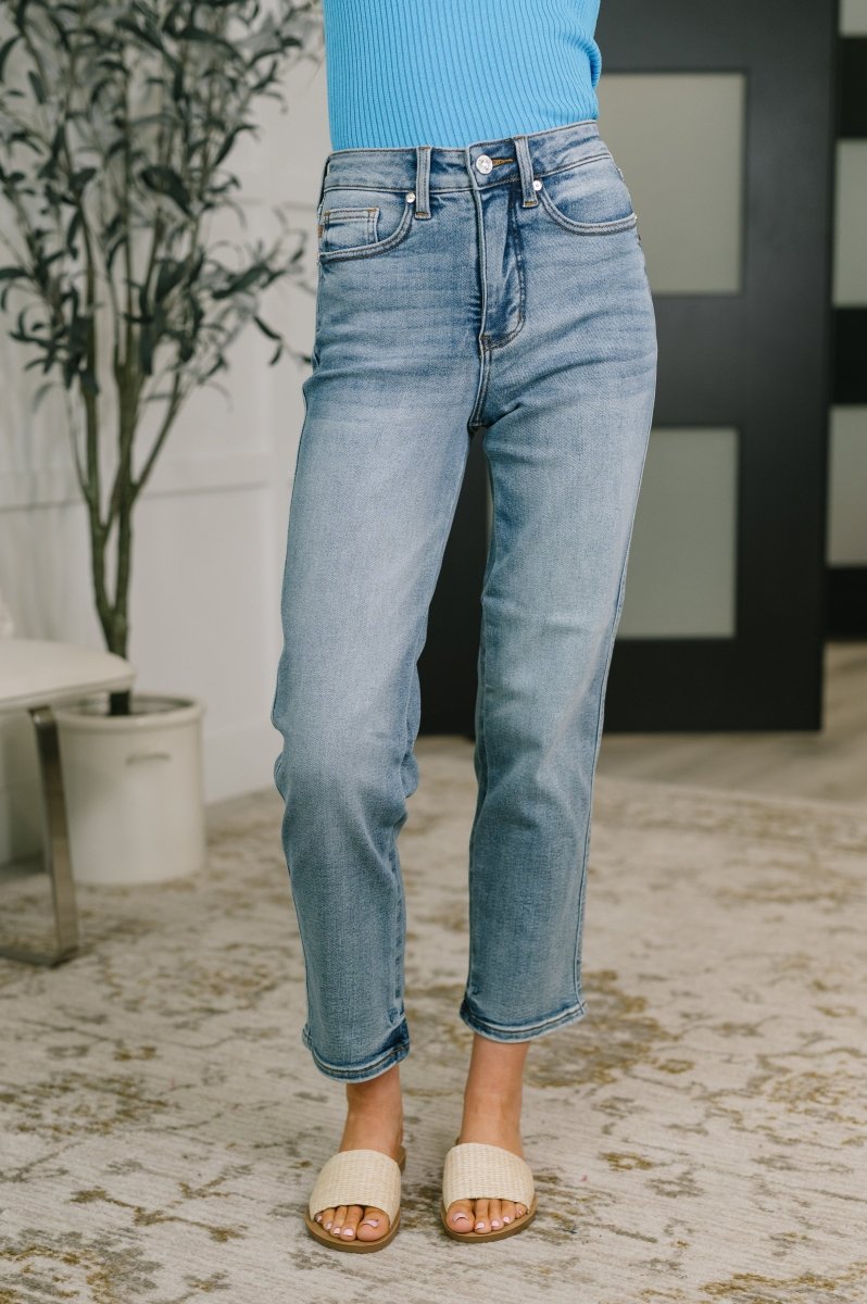 Carla High Waist Ankle Straight Jean